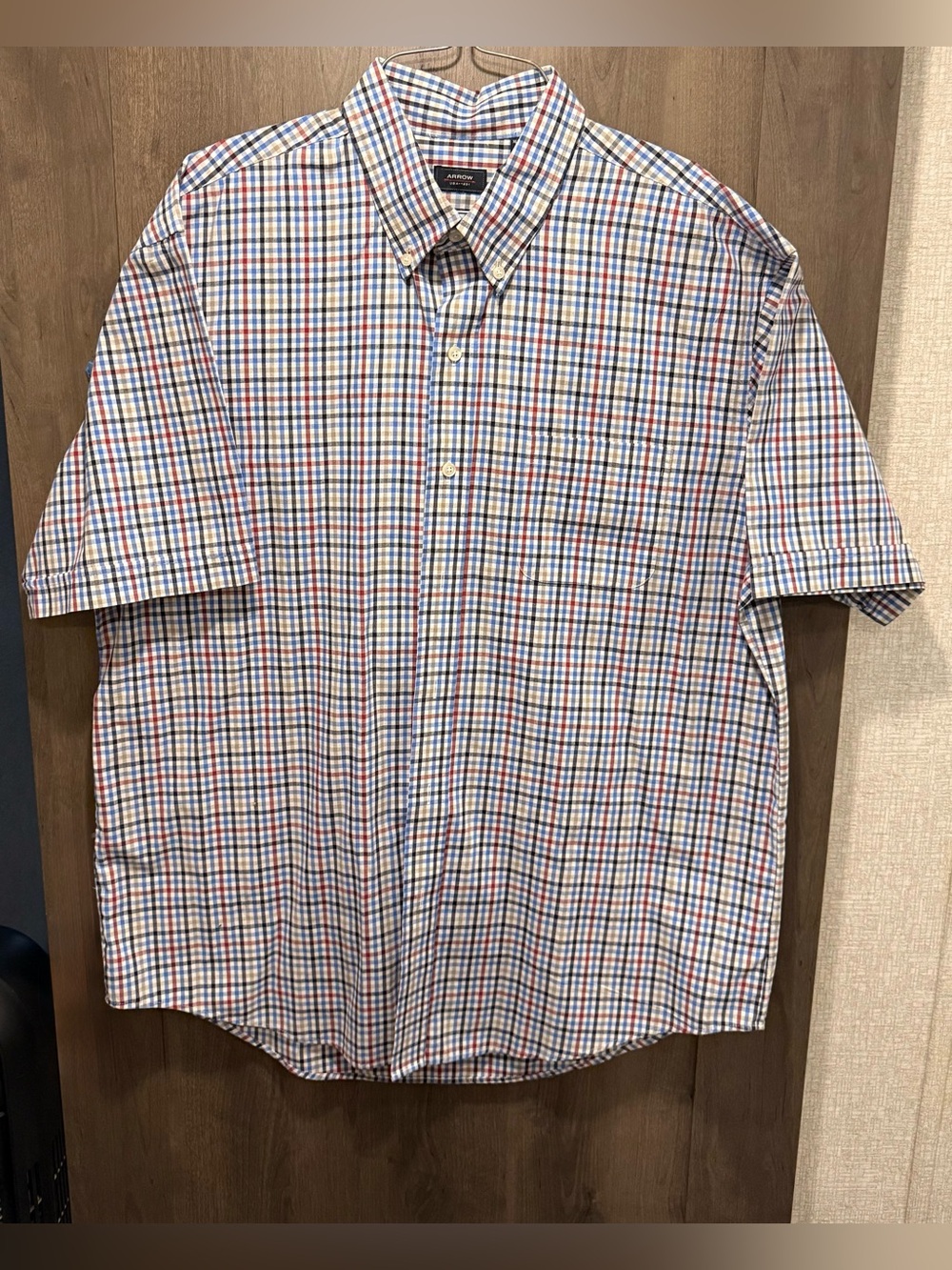 Men’s Arrow Short-Sleeve Button-Down Plaid Shirt - White, Blue, Red